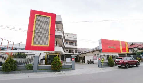 Rajawali Inn - 2-Star