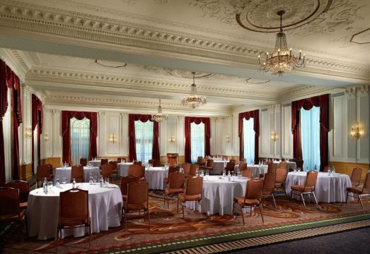 2. 옴니 쇼럼 호텔..