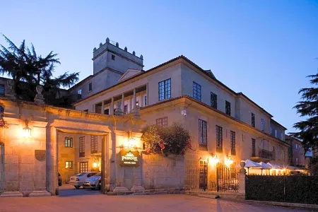 Parador de Pontevedra Отели в г. Комбарро