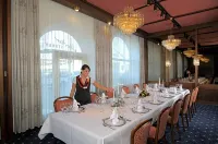 Ringhotel Loew's Merkur - Pools