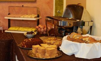 Hotel Emporiko - Housity