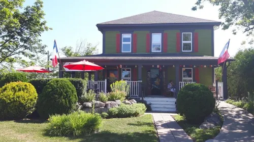 Auberge d'Anjou-Sūrya Café - parking