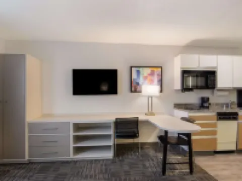 MainStay Suites Omaha Old Mill Hotels in Omaha