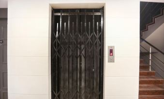 Super Townhouse Suncitel Near Kolkata Airport