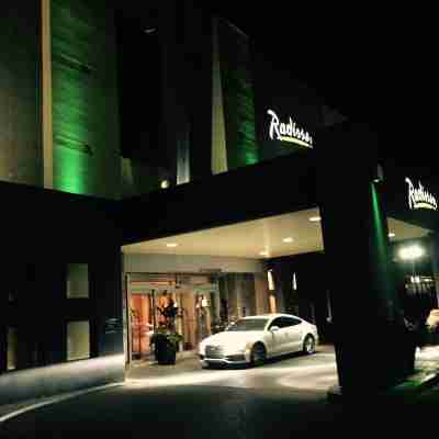 Radisson Hotel & Suites Red Deer Hotel Exterior