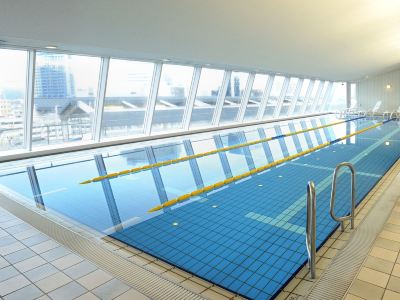 屋内プール ホテルグランヴィア 岡山の写真