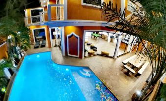 LAND58 POOL VILLA PATTAYA - 7 BEDROOMS - Housity