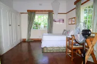 Breeze Guest House Hotels near Celebration Church Zimbabwe (Hub)