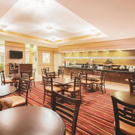 La Quinta Inn & Suites by Wyndham Cincinnati Airpt Florence