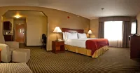 Holiday Inn Express 瓦拉瓦 - 泳池