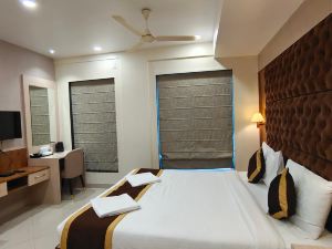 The Panash Hotel & Banquets