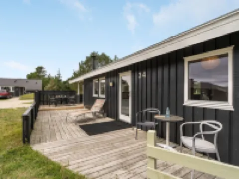 "Mads" - 950m from the Sea