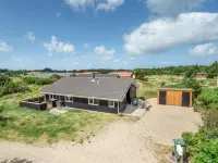 "Ivar" - 900m from the Sea