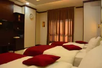Paris Plaza Hotel - 4-Star