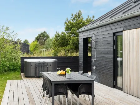 "Odinkar" - 1.1km from the Sea Отели в г. Lonstrup