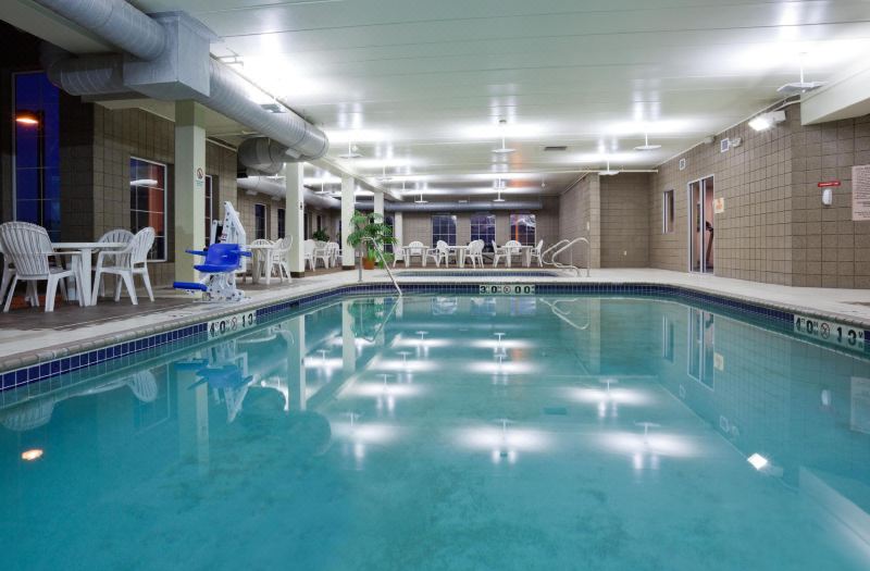 Holiday Inn Express & Suites ST. Cloud by IHG photo 5