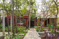 Rahees Bi Roambay -Backpacker Hostel - Hostales