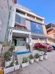 Vannasut Hotel and Spa Hotels near Aarya Ghat