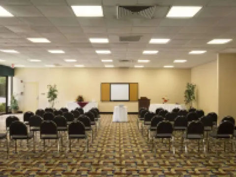 デイズ イン バイ ウィンダム ローマ ダウンタウン ロームのホテル