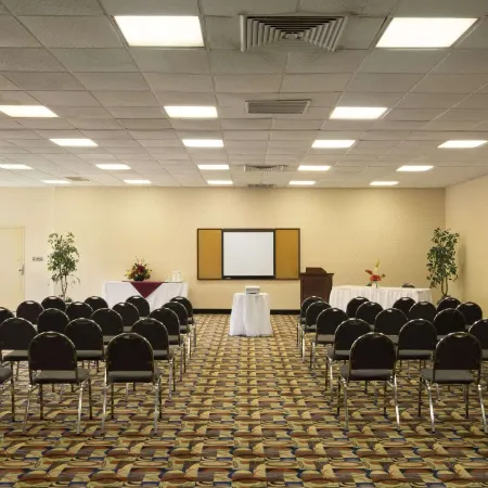 Days Inn by Wyndham Rome Downtown
