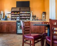 Econo Lodge Inn & Suites North Syracuse Airport - 2星級