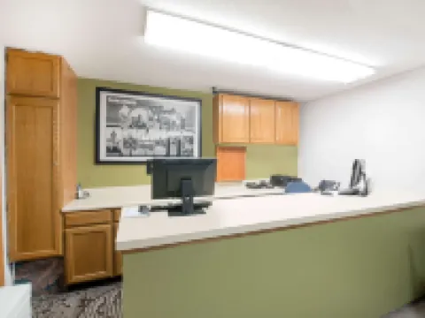 Super 8 by Wyndham Winner SD Hotels in Winner