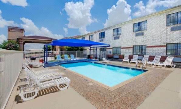 SureStay Plus Hotel by Best Western San Antonio Airport
