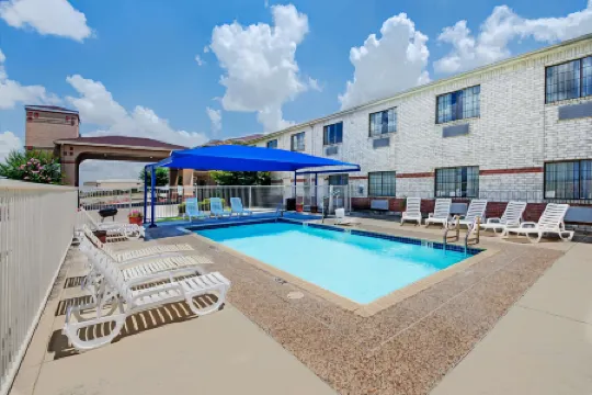SureStay Plus Hotel by Best Western San Antonio Airport
