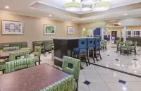La Quinta Inn & Suites by Wyndham Pearland - Houston South - 2-Star