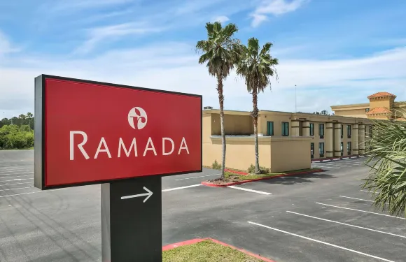 傑克遜維爾I-95巴特勒大道温德姆華美達酒店