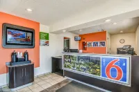 Motel 6 Stockton, CA - Charter Way West