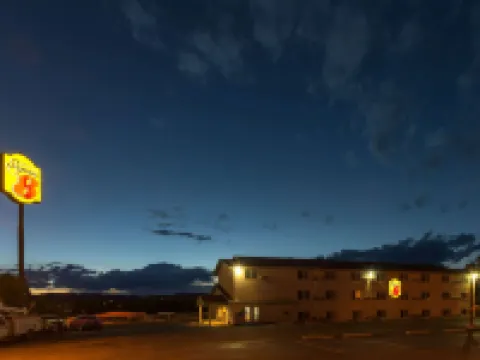 Super 8 by Wyndham Raton Hoteles en Ratón