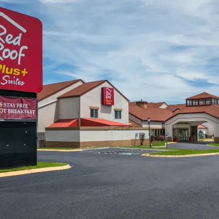 Red Roof Plus+ & Suites Knoxville West - Cedar Bluff