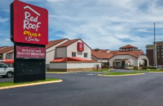 Red Roof Plus+ & Suites Knoxville West - Cedar Bluff Hotels in Knoxville