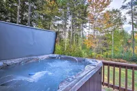 Bethel Chalet w/ Hot Tub: 3 Miles to Sunday River! - parking