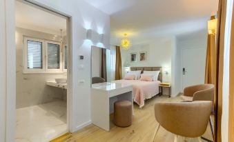 Irini Luxury Rooms
