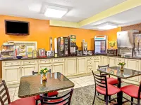 Days Inn by Wyndham Raleigh-Airport - breakfast