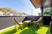 Garage House Hotel Ishiuchi Base Hotel a Saeki Ward