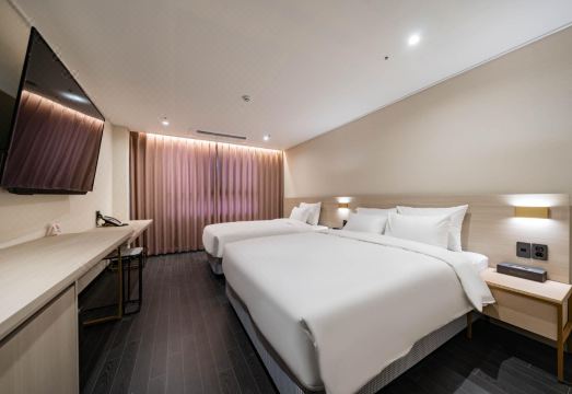 호텔써밋의 청결한 객실