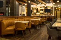Radisson Hotel & Suites Fort McMurray - bar