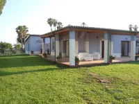 Villa with Air-Conditioned Garden Near the Sea