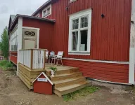 Bright and Spacious Living in Historic Building Hotels near Barsta Kapell