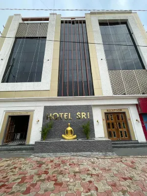 Hotel Sri Hoteles cerca de Golden Lotus