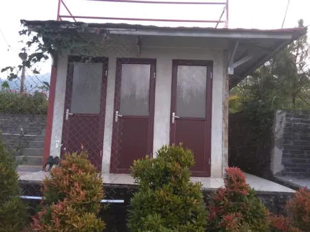 Rumah Merah Salak Villa & Camping Ground Отели в г. Cijeruk