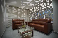 S V Royal Luxury Rooms Hotels in Ґунтур