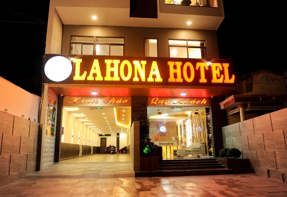 Lahona Hotel 호텔 - Tan Thien 호텔 가격, 후기 2024 | 트립닷컴