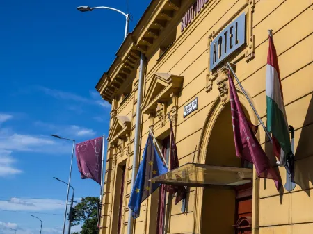 Boutique Hotel Sopianae Отели в г. Nagykozar