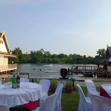 Bamboo House Resort Отели рядом с достопримечательностью «Военный музей JEATH»