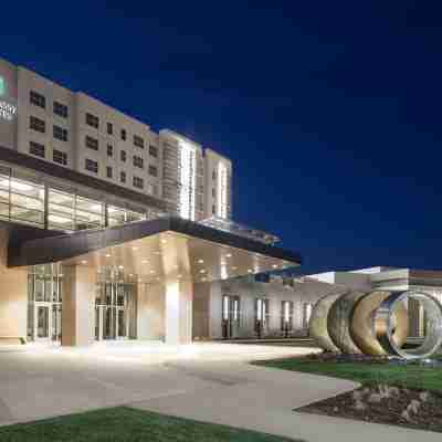 Embassy Suites by Hilton Kansas City Olathe Hotel Exterior