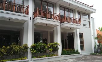 Wahyu Dana Hotel